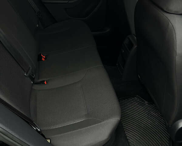 Чорний Фольксваген Джетта, об'ємом двигуна 1.4 л та пробігом 105 тис. км за 10999 $, фото 11 на Automoto.ua