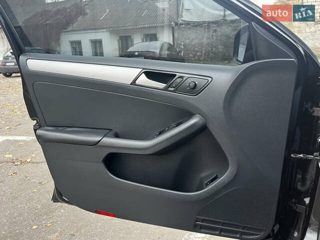 Чорний Фольксваген Джетта, об'ємом двигуна 1.4 л та пробігом 150 тис. км за 10500 $, фото 6 на Automoto.ua