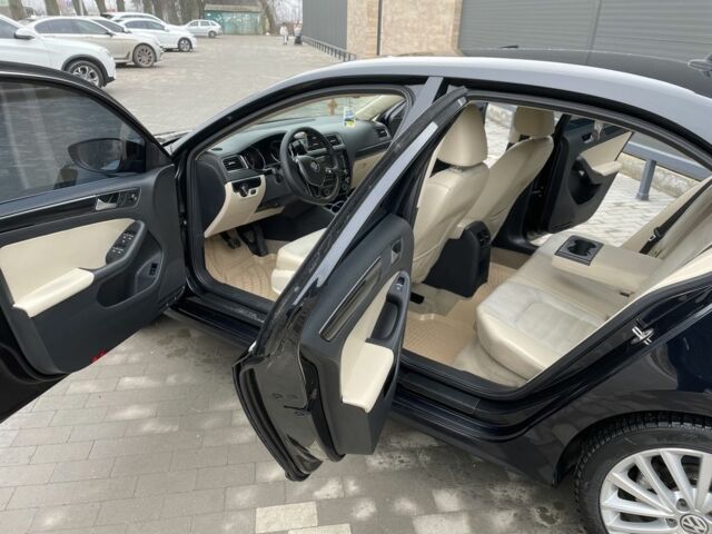 Черный Фольксваген Джетта, объемом двигателя 1.6 л и пробегом 175 тыс. км за 10777 $, фото 12 на Automoto.ua