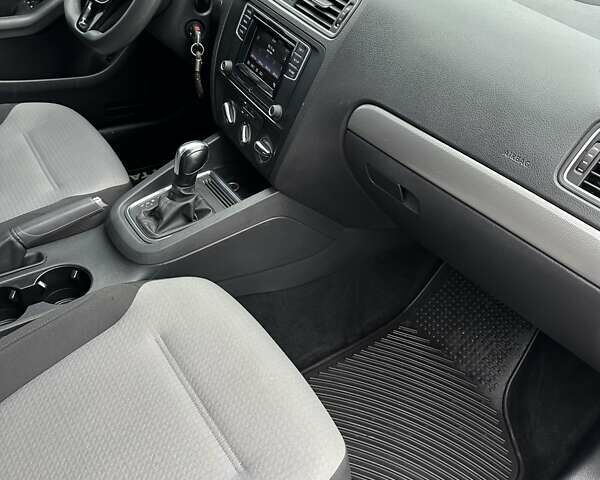 Чорний Фольксваген Джетта, об'ємом двигуна 1.4 л та пробігом 106 тис. км за 8400 $, фото 27 на Automoto.ua