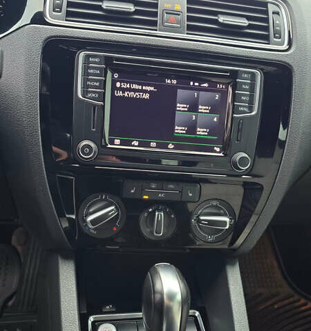 Черный Фольксваген Джетта, объемом двигателя 1.8 л и пробегом 122 тыс. км за 12000 $, фото 19 на Automoto.ua