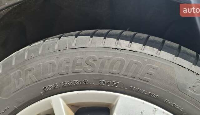 Черный Фольксваген Джетта, объемом двигателя 1.6 л и пробегом 325 тыс. км за 11000 $, фото 8 на Automoto.ua