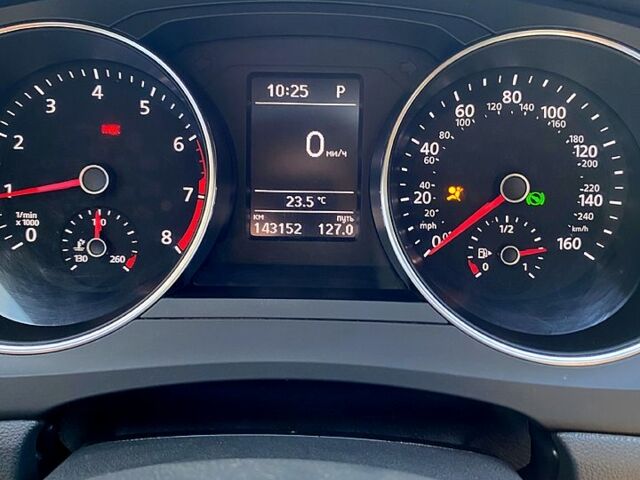 Черный Фольксваген Джетта, объемом двигателя 1.4 л и пробегом 143 тыс. км за 10900 $, фото 4 на Automoto.ua