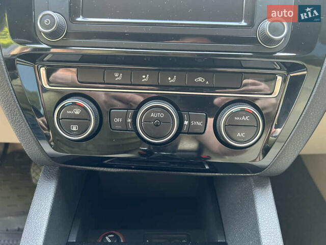 Черный Фольксваген Джетта, объемом двигателя 1.6 л и пробегом 164 тыс. км за 10900 $, фото 15 на Automoto.ua