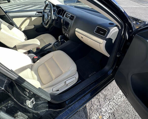 Фольксваген Джетта 2016 в Львове на Automoto.ua Черный Фольксваген Джетта, объемом двигателя 1.39 л и пробегом 121 тыс. км за 8500 $, фото 44 на Automoto.ua