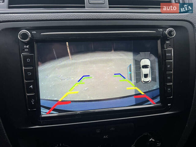 Чорний Фольксваген Джетта, об'ємом двигуна 1.4 л та пробігом 105 тис. км за 10999 $, фото 14 на Automoto.ua