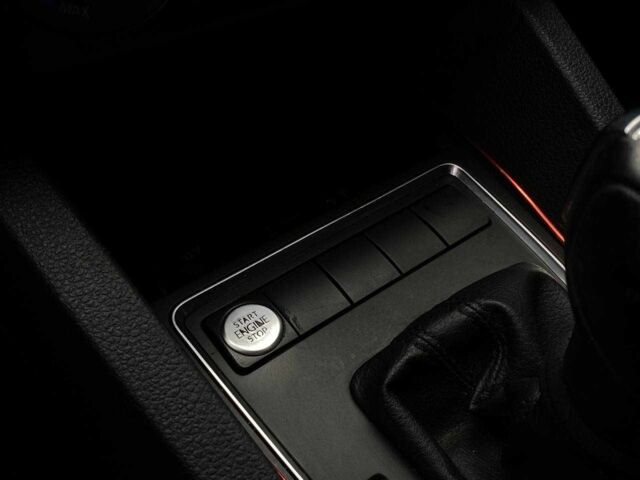 Фольксваген Джетта 2016 в Днепре (Днепропетровске) на Automoto.ua Черный Фольксваген Джетта, объемом двигателя 1.4 л и пробегом 128 тыс. км за 10500 $, фото 20 на Automoto.ua