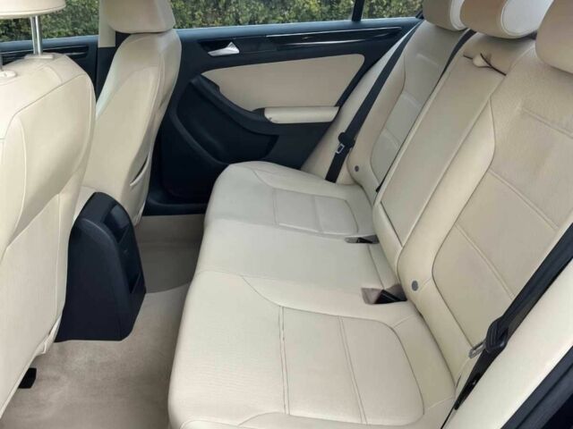 Черный Фольксваген Джетта, объемом двигателя 1.8 л и пробегом 74 тыс. км за 2000 $, фото 11 на Automoto.ua