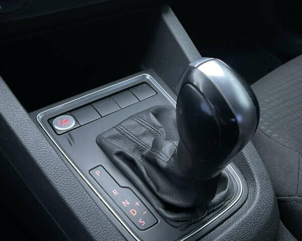 Чорний Фольксваген Джетта, об'ємом двигуна 1.4 л та пробігом 149 тис. км за 4000 $, фото 9 на Automoto.ua