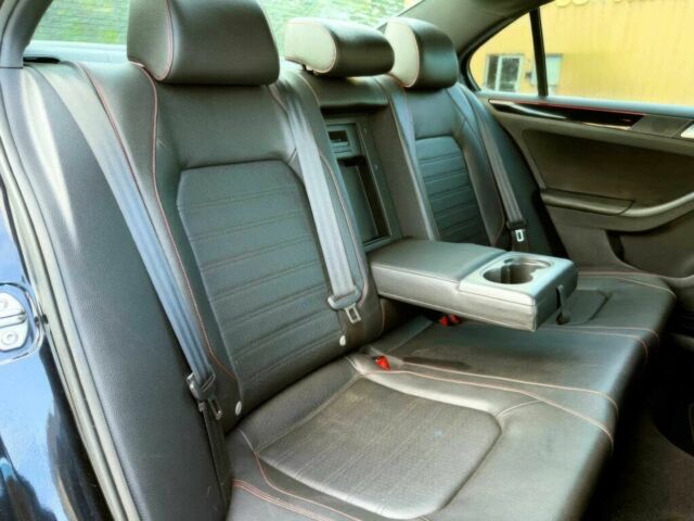 Чорний Фольксваген Джетта, об'ємом двигуна 2 л та пробігом 77 тис. км за 4200 $, фото 10 на Automoto.ua