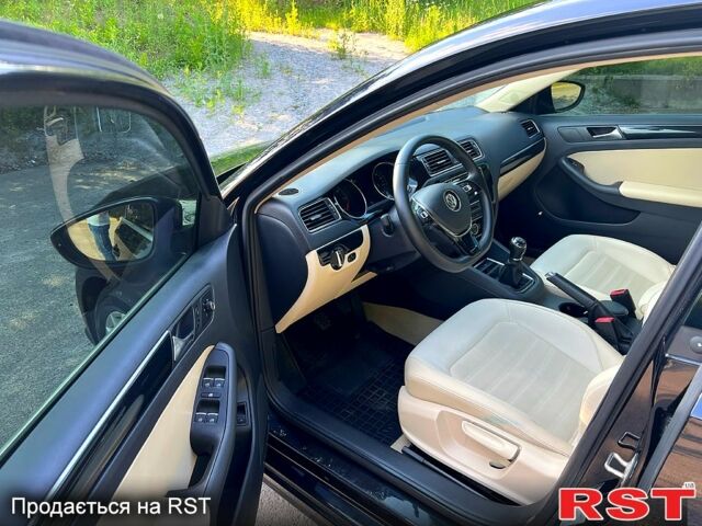 Чорний Фольксваген Джетта, об'ємом двигуна 1.6 л та пробігом 165 тис. км за 10900 $, фото 7 на Automoto.ua