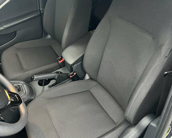 Чорний Фольксваген Джетта, об'ємом двигуна 1.4 л та пробігом 105 тис. км за 10999 $, фото 9 на Automoto.ua