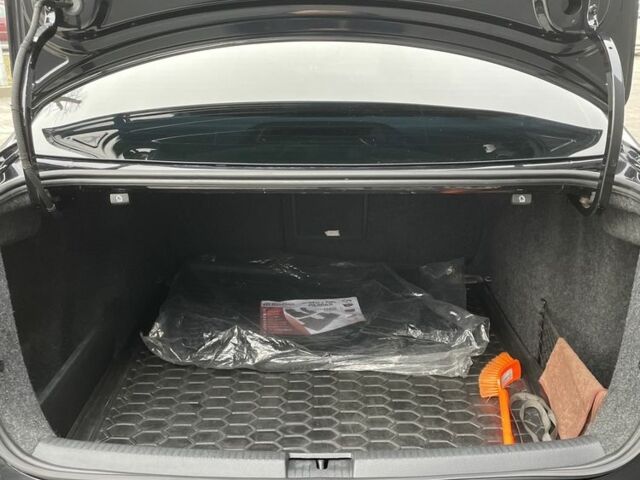 Черный Фольксваген Джетта, объемом двигателя 1.6 л и пробегом 175 тыс. км за 10777 $, фото 10 на Automoto.ua