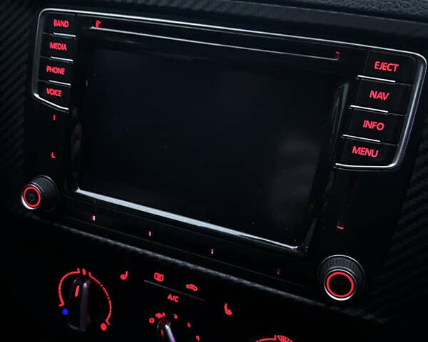 Черный Фольксваген Джетта, объемом двигателя 1.8 л и пробегом 90 тыс. км за 11500 $, фото 27 на Automoto.ua