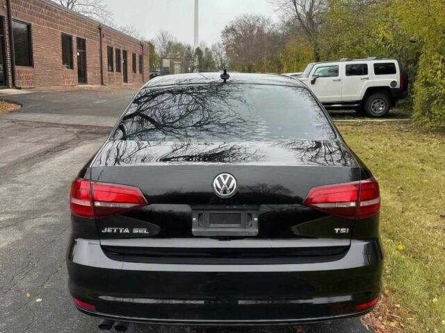 Черный Фольксваген Джетта, объемом двигателя 1.8 л и пробегом 74 тыс. км за 2000 $, фото 5 на Automoto.ua