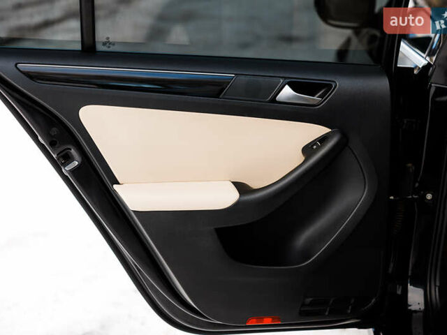 Чорний Фольксваген Джетта, об'ємом двигуна 1.6 л та пробігом 270 тис. км за 11200 $, фото 34 на Automoto.ua