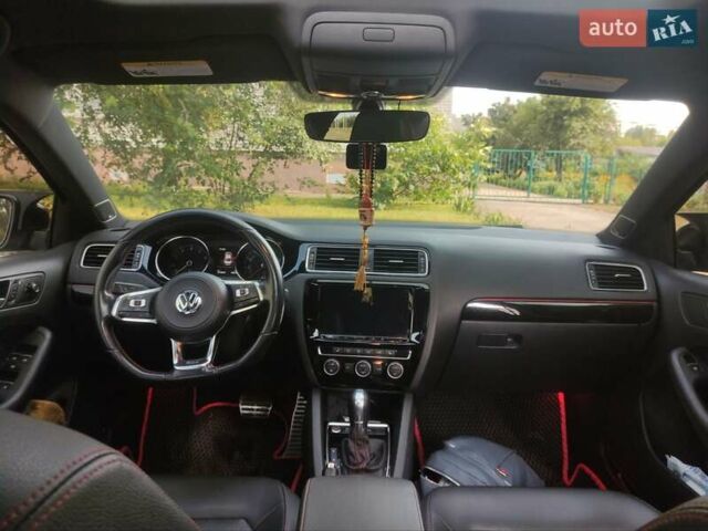 Черный Фольксваген Джетта, объемом двигателя 2 л и пробегом 178 тыс. км за 15500 $, фото 6 на Automoto.ua