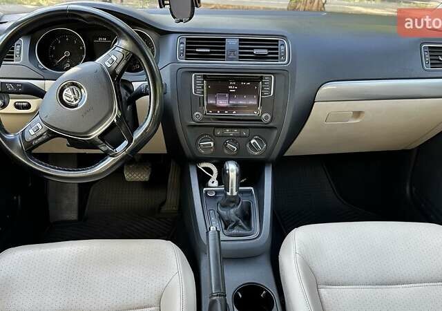 Чорний Фольксваген Джетта, об'ємом двигуна 1.4 л та пробігом 142 тис. км за 10500 $, фото 6 на Automoto.ua