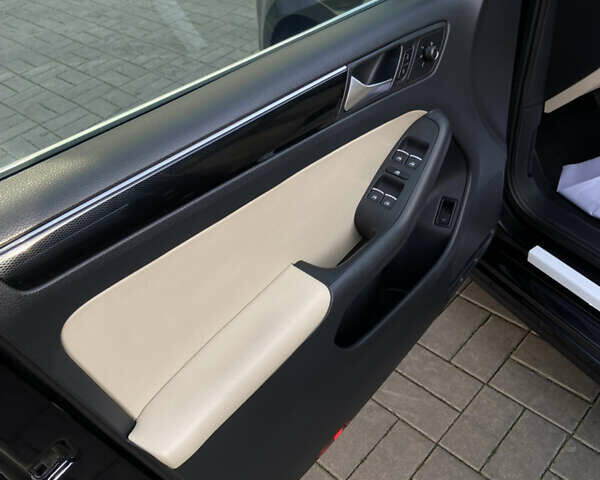 Черный Фольксваген Джетта, объемом двигателя 1.6 л и пробегом 207 тыс. км за 12000 $, фото 8 на Automoto.ua