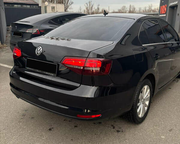 Чорний Фольксваген Джетта, об'ємом двигуна 1.6 л та пробігом 240 тис. км за 12000 $, фото 3 на Automoto.ua