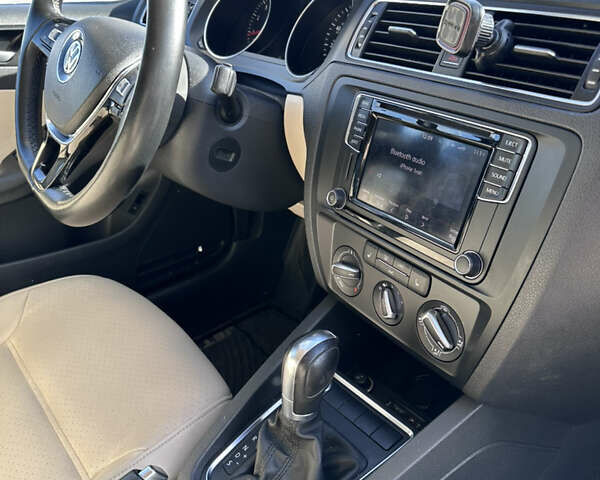 Фольксваген Джетта 2016 в Львове на Automoto.ua Черный Фольксваген Джетта, объемом двигателя 1.39 л и пробегом 121 тыс. км за 8500 $, фото 47 на Automoto.ua