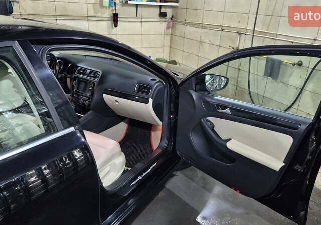 Чорний Фольксваген Джетта, об'ємом двигуна 1.6 л та пробігом 192 тис. км за 12200 $, фото 8 на Automoto.ua