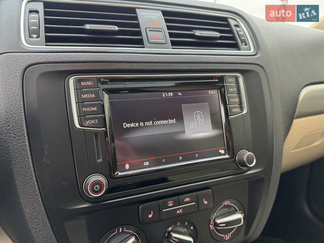 Черный Фольксваген Джетта, объемом двигателя 1.4 л и пробегом 80 тыс. км за 12200 $, фото 15 на Automoto.ua