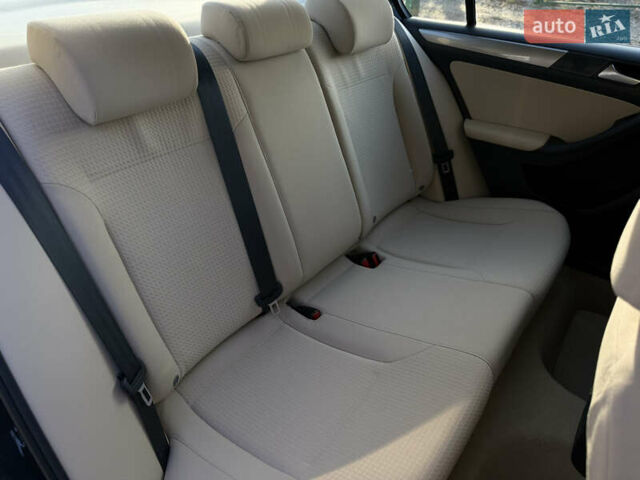 Черный Фольксваген Джетта, объемом двигателя 1.6 л и пробегом 80 тыс. км за 12999 $, фото 12 на Automoto.ua