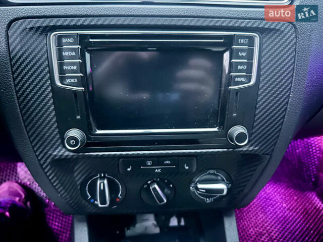 Черный Фольксваген Джетта, объемом двигателя 1.8 л и пробегом 90 тыс. км за 11500 $, фото 25 на Automoto.ua