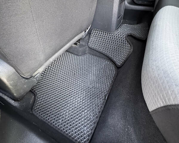 Чорний Фольксваген Джетта, об'ємом двигуна 1.4 л та пробігом 149 тис. км за 9700 $, фото 27 на Automoto.ua