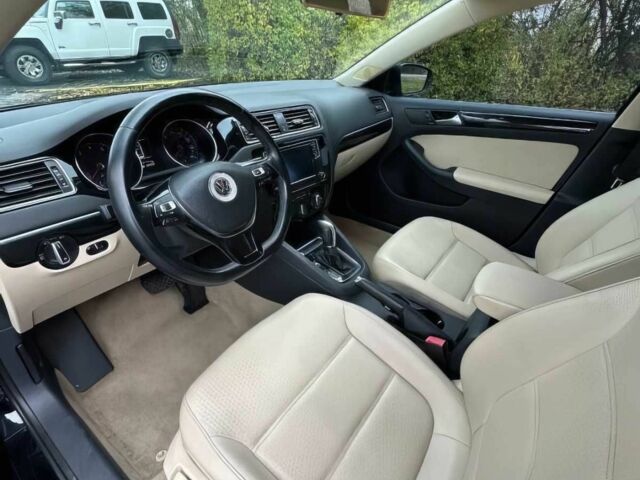 Черный Фольксваген Джетта, объемом двигателя 1.8 л и пробегом 74 тыс. км за 2000 $, фото 9 на Automoto.ua