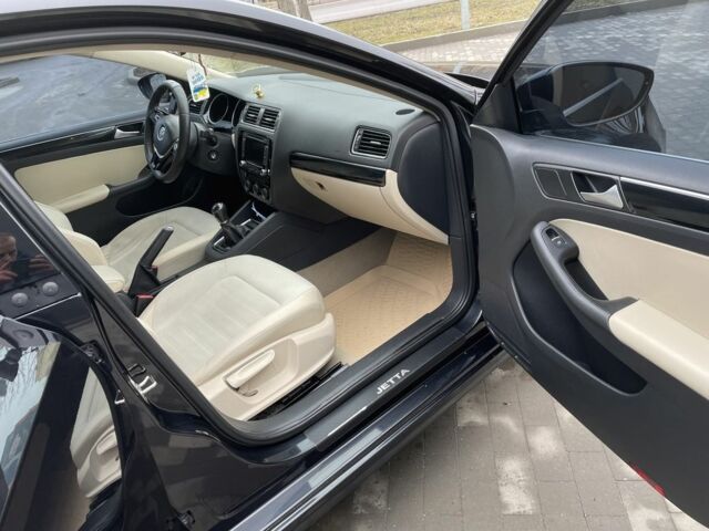 Черный Фольксваген Джетта, объемом двигателя 1.6 л и пробегом 175 тыс. км за 10777 $, фото 6 на Automoto.ua