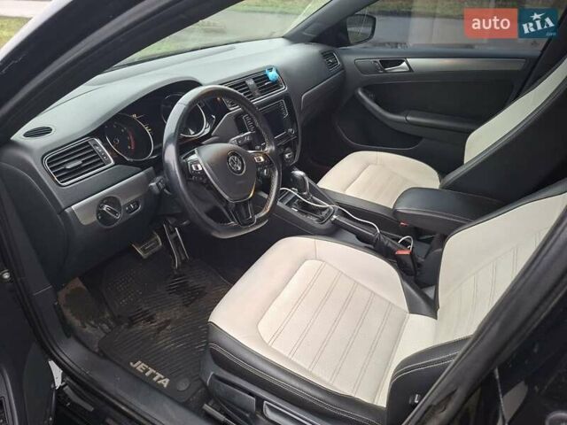 Черный Фольксваген Джетта, объемом двигателя 1.8 л и пробегом 180 тыс. км за 12800 $, фото 5 на Automoto.ua