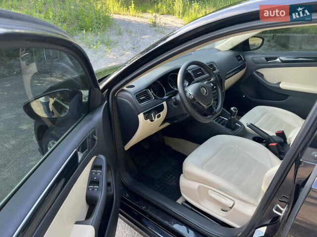 Черный Фольксваген Джетта, объемом двигателя 1.6 л и пробегом 164 тыс. км за 10900 $, фото 13 на Automoto.ua