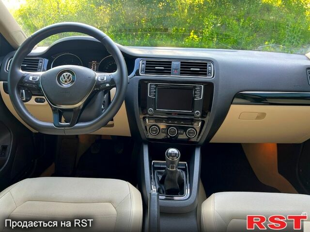 Чорний Фольксваген Джетта, об'ємом двигуна 1.6 л та пробігом 165 тис. км за 10900 $, фото 10 на Automoto.ua