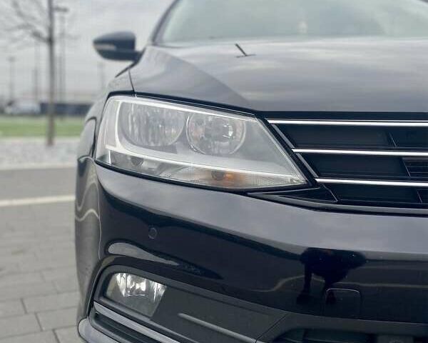 Черный Фольксваген Джетта, объемом двигателя 1.6 л и пробегом 225 тыс. км за 13000 $, фото 4 на Automoto.ua