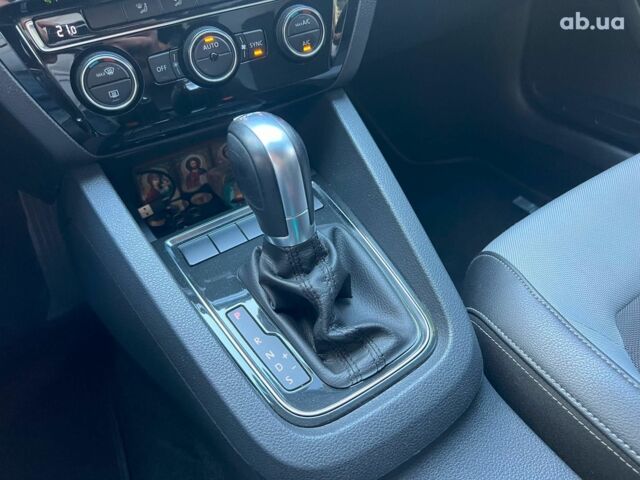 Черный Фольксваген Джетта, объемом двигателя 1.6 л и пробегом 214 тыс. км за 11740 $, фото 13 на Automoto.ua