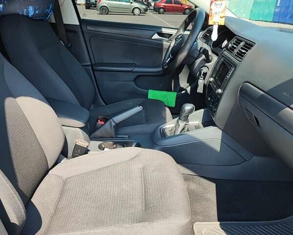 Фольксваген Джетта 2016 в Днепре (Днепропетровске) на Automoto.ua Черный Фольксваген Джетта, объемом двигателя 1.4 л и пробегом 140 тыс. км за 10700 $, фото 5 на Automoto.ua