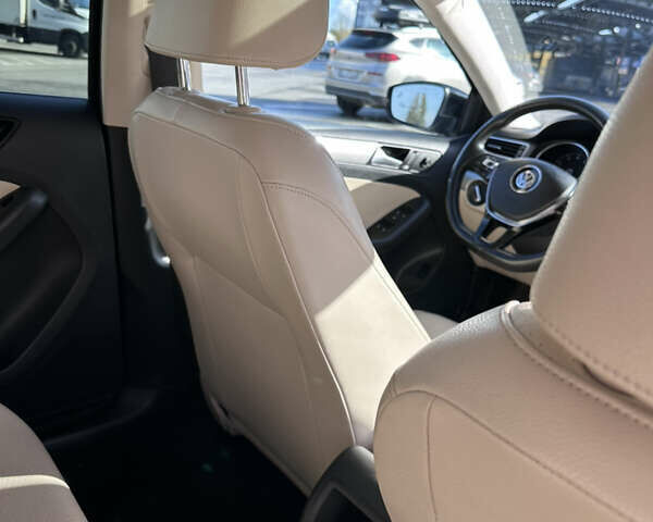 Фольксваген Джетта 2016 в Львове на Automoto.ua Черный Фольксваген Джетта, объемом двигателя 1.39 л и пробегом 121 тыс. км за 8500 $, фото 55 на Automoto.ua