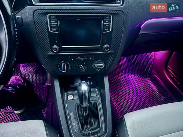 Черный Фольксваген Джетта, объемом двигателя 1.8 л и пробегом 90 тыс. км за 11500 $, фото 16 на Automoto.ua