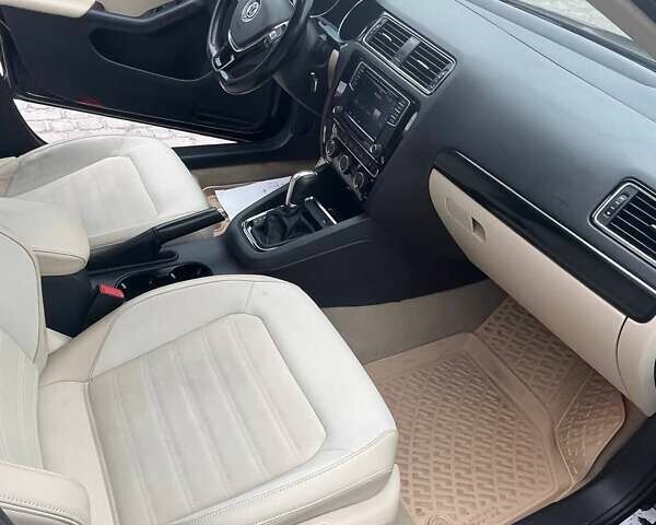 Черный Фольксваген Джетта, объемом двигателя 1.6 л и пробегом 148 тыс. км за 13700 $, фото 3 на Automoto.ua