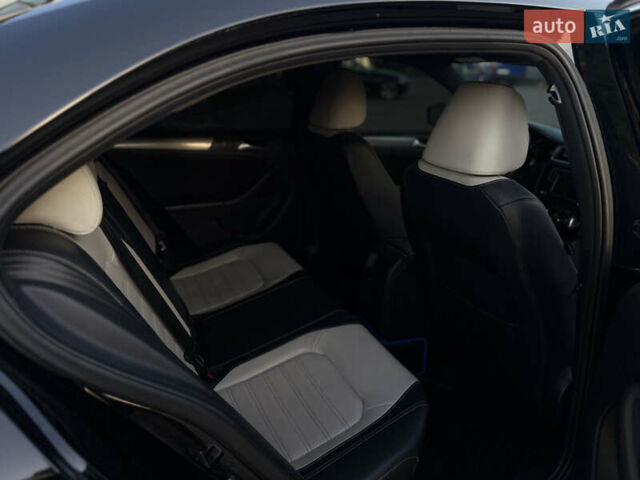 Чорний Фольксваген Джетта, об'ємом двигуна 1.8 л та пробігом 98 тис. км за 11499 $, фото 14 на Automoto.ua