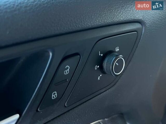 Черный Фольксваген Джетта, объемом двигателя 1.6 л и пробегом 148 тыс. км за 13700 $, фото 15 на Automoto.ua