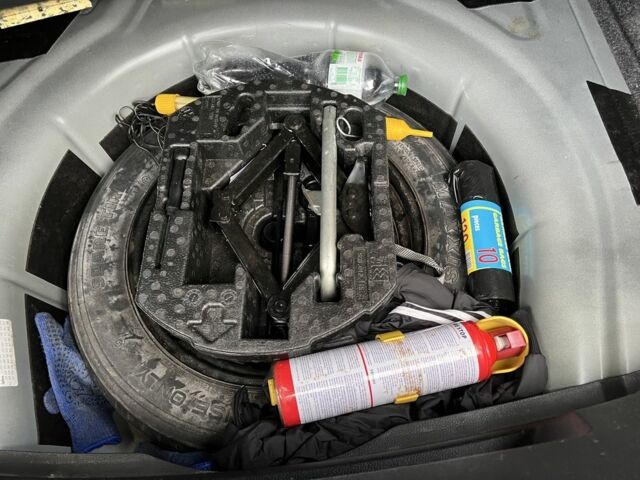 Чорний Фольксваген Джетта, об'ємом двигуна 1.4 л та пробігом 112 тис. км за 10800 $, фото 9 на Automoto.ua