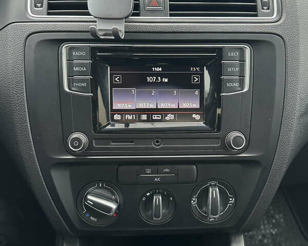 Черный Фольксваген Джетта, объемом двигателя 1.4 л и пробегом 175 тыс. км за 8999 $, фото 26 на Automoto.ua