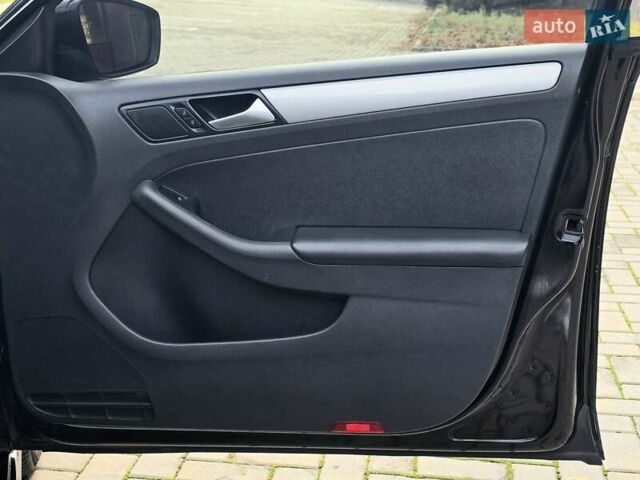 Черный Фольксваген Джетта, объемом двигателя 1.4 л и пробегом 126 тыс. км за 8900 $, фото 31 на Automoto.ua