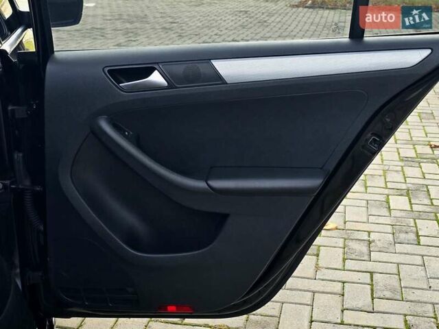 Черный Фольксваген Джетта, объемом двигателя 1.4 л и пробегом 126 тыс. км за 8900 $, фото 25 на Automoto.ua