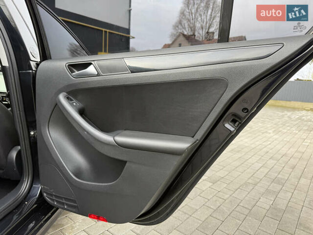 Черный Фольксваген Джетта, объемом двигателя 1.4 л и пробегом 151 тыс. км за 11000 $, фото 35 на Automoto.ua