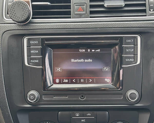 Черный Фольксваген Джетта, объемом двигателя 1.4 л и пробегом 66 тыс. км за 9900 $, фото 5 на Automoto.ua