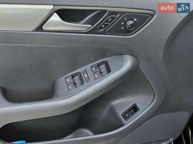 Черный Фольксваген Джетта, объемом двигателя 1.4 л и пробегом 126 тыс. км за 8900 $, фото 13 на Automoto.ua